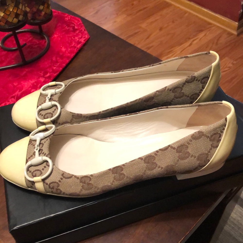 Gucci flats